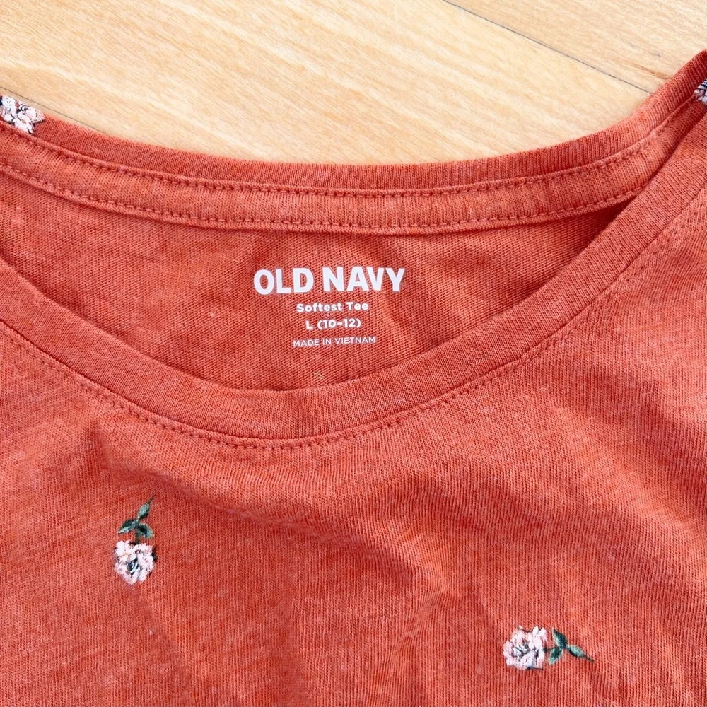 Old Navy Floral T-Shirt - Size L